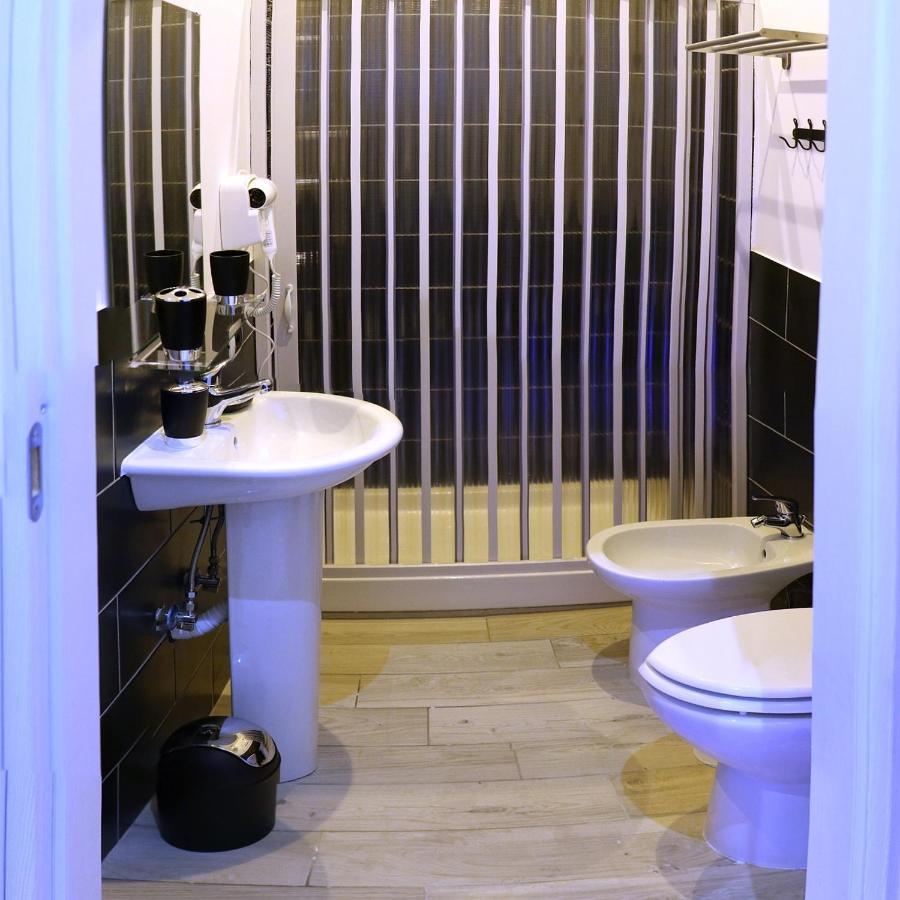 Re Carlo-civico 109 Bed & Breakfast *
